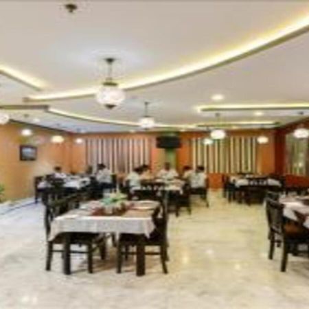 آغْرا Hotel Chanakya المظهر الخارجي الصورة