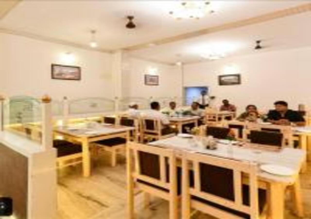 آغْرا Hotel Chanakya المظهر الخارجي الصورة