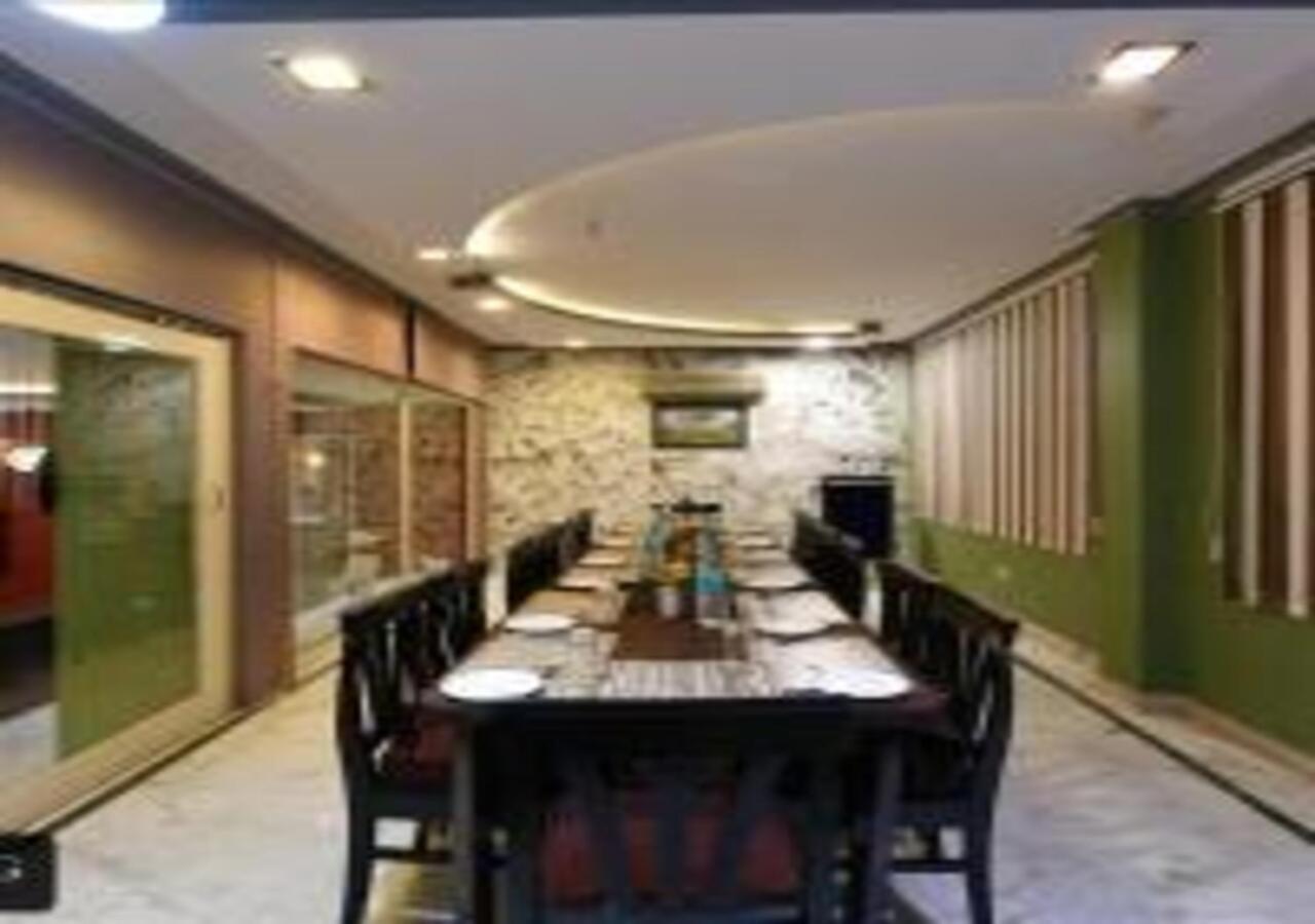 آغْرا Hotel Chanakya المظهر الخارجي الصورة