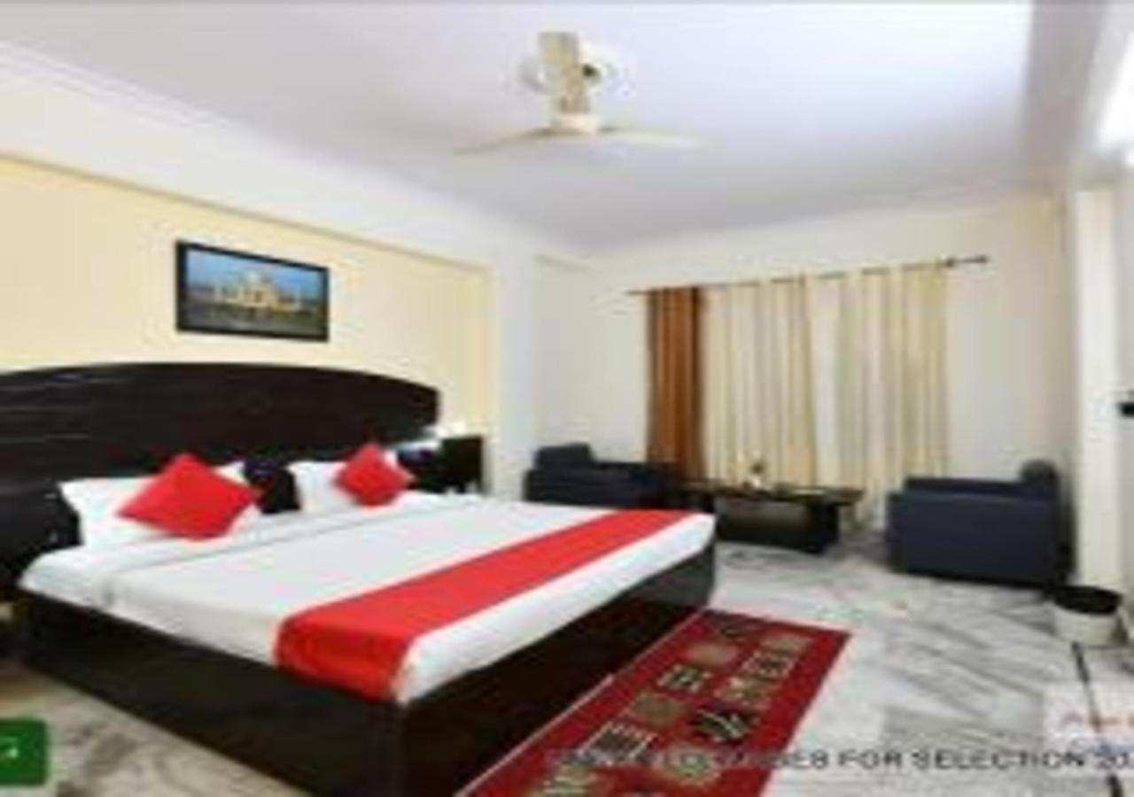 آغْرا Hotel Chanakya المظهر الخارجي الصورة