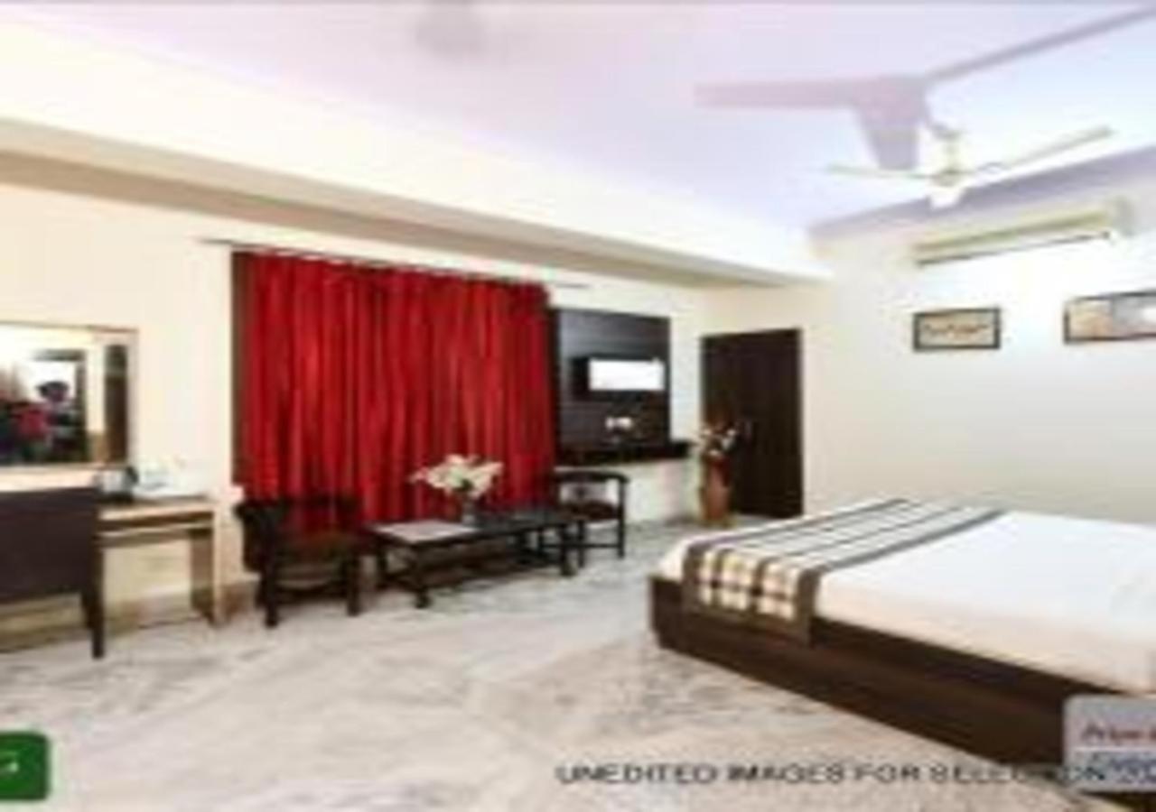 آغْرا Hotel Chanakya المظهر الخارجي الصورة