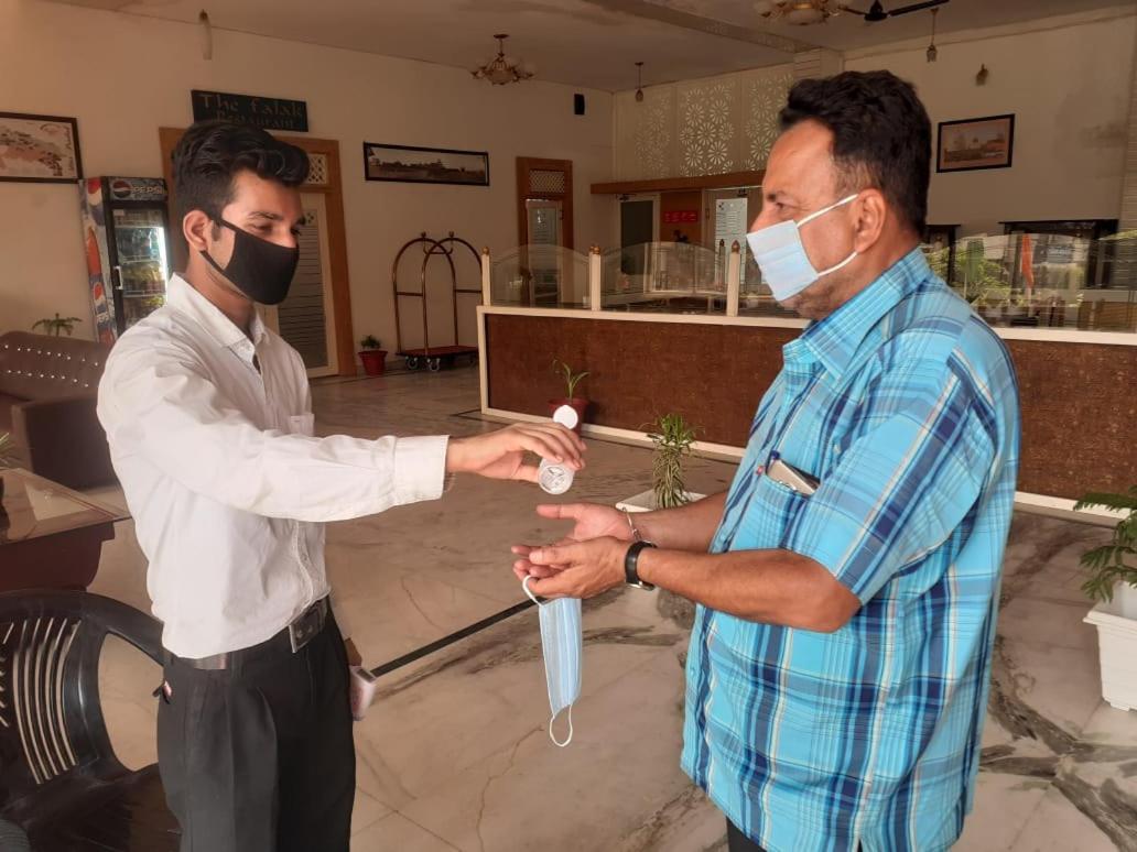 آغْرا Hotel Chanakya المظهر الخارجي الصورة