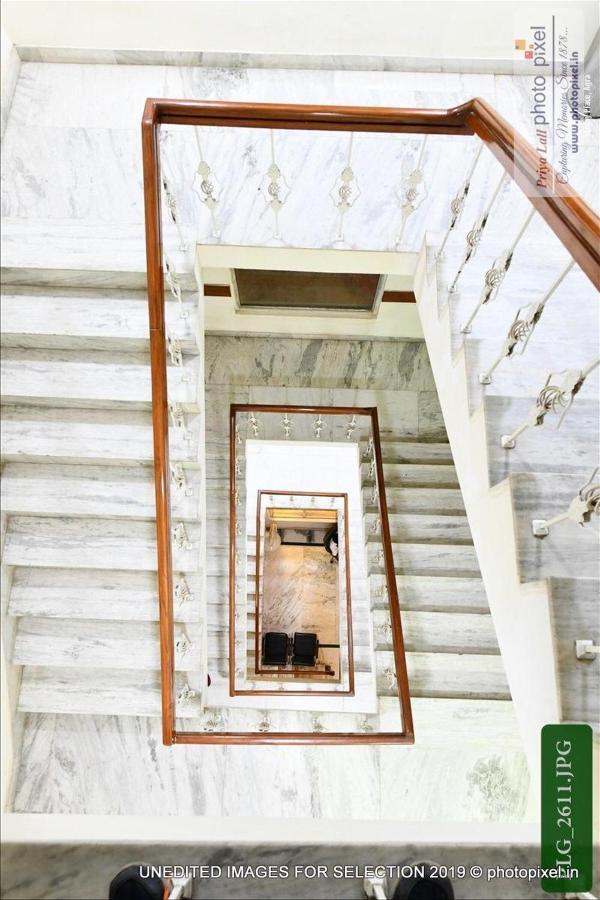 آغْرا Hotel Chanakya المظهر الخارجي الصورة