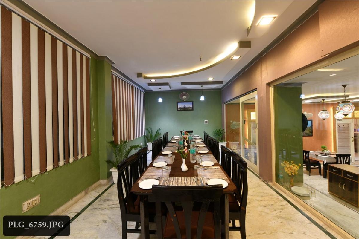 آغْرا Hotel Chanakya المظهر الخارجي الصورة
