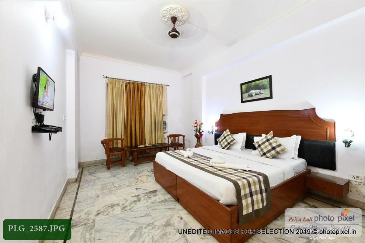 آغْرا Hotel Chanakya المظهر الخارجي الصورة
